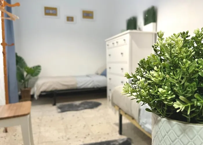 Big Spacious Penthouse Next To The Sea דירה